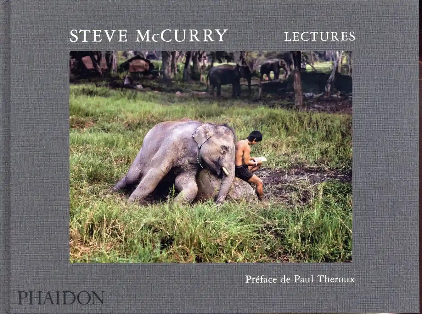 Lectures (Éd. française) [photographies de] Steve McCurry ; préface de Paul Theroux ; [traduit de l'anglais par Delphine Billaut]