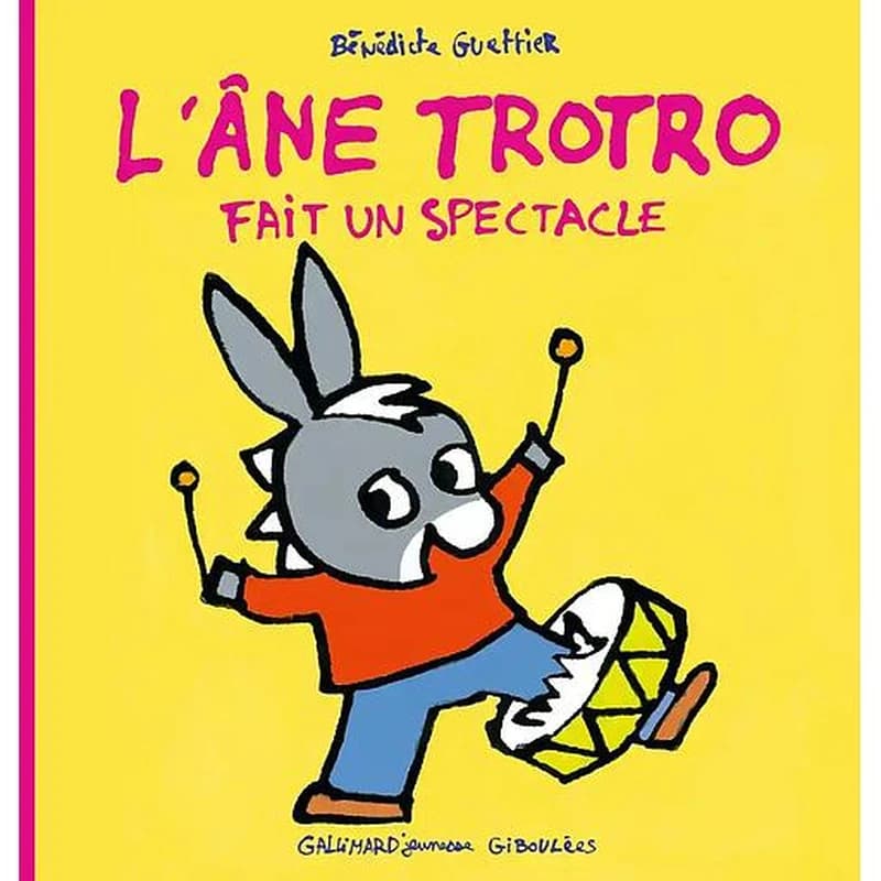 L'âne Trotro fait un spectacle