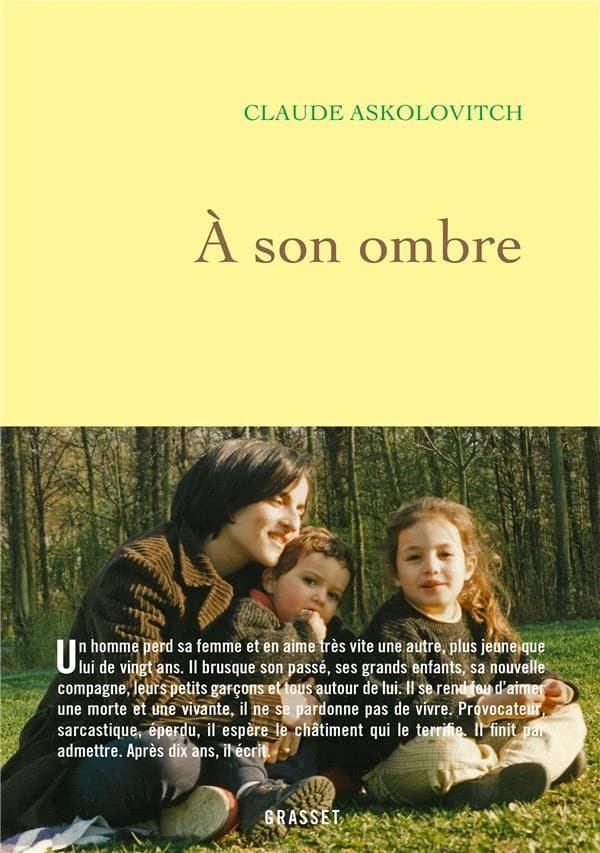 À son ombre