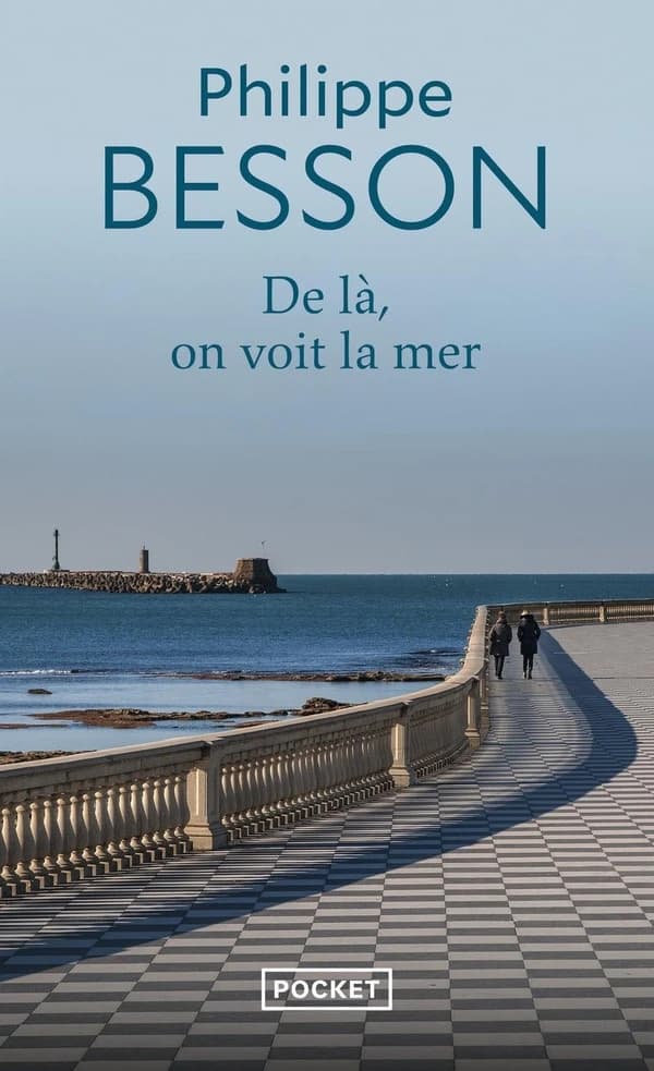 De là, on voit la mer