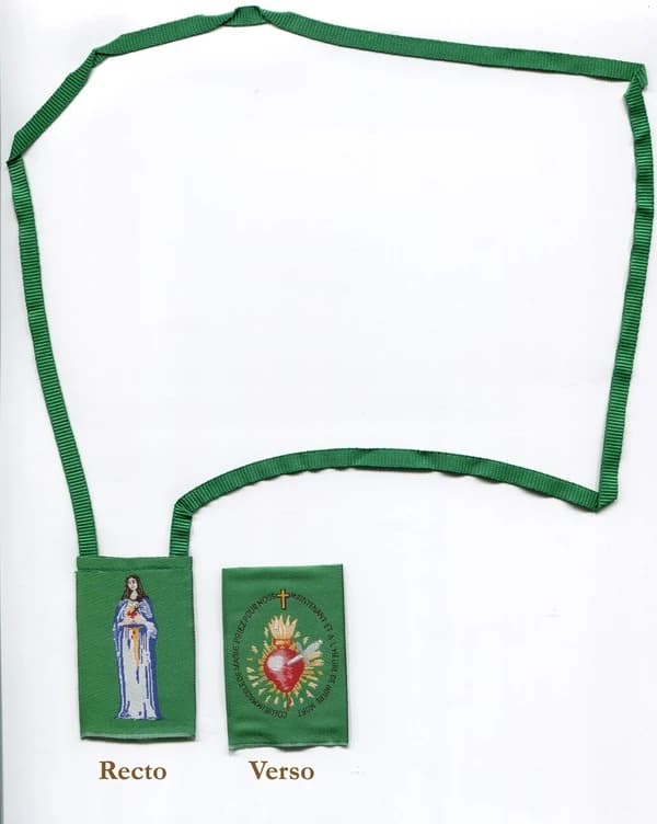 Le scapulaire vert en étoffe