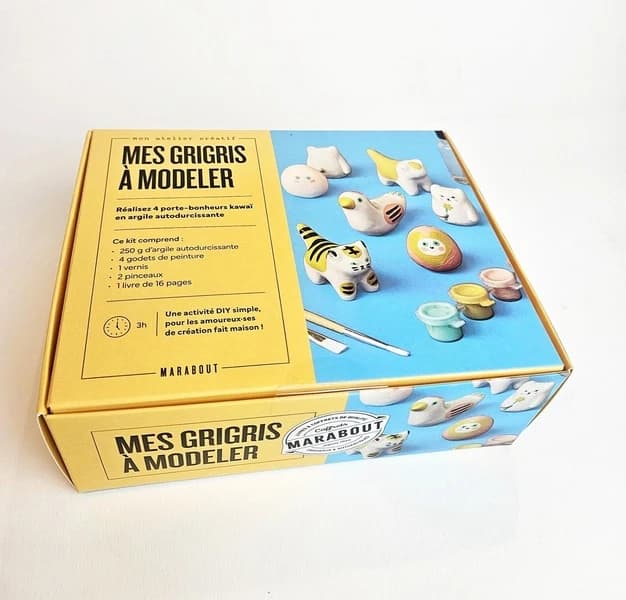 Mon atelier créatif Mes grigris à modeler : Coffret avec 250g d'argile autodurcissante, 4 godets de peinture, 1 vernis, 2 pinceaux