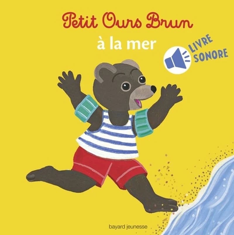 Petit Ours brun à la mer