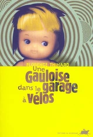 Une Gauloise dans le garage à vélos