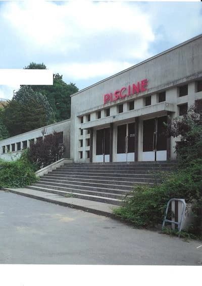 Claude Lévêque : la piscine, 1995, Laval : [exposition organisée à Laval dans le cadre des Images du plaisir 1995]