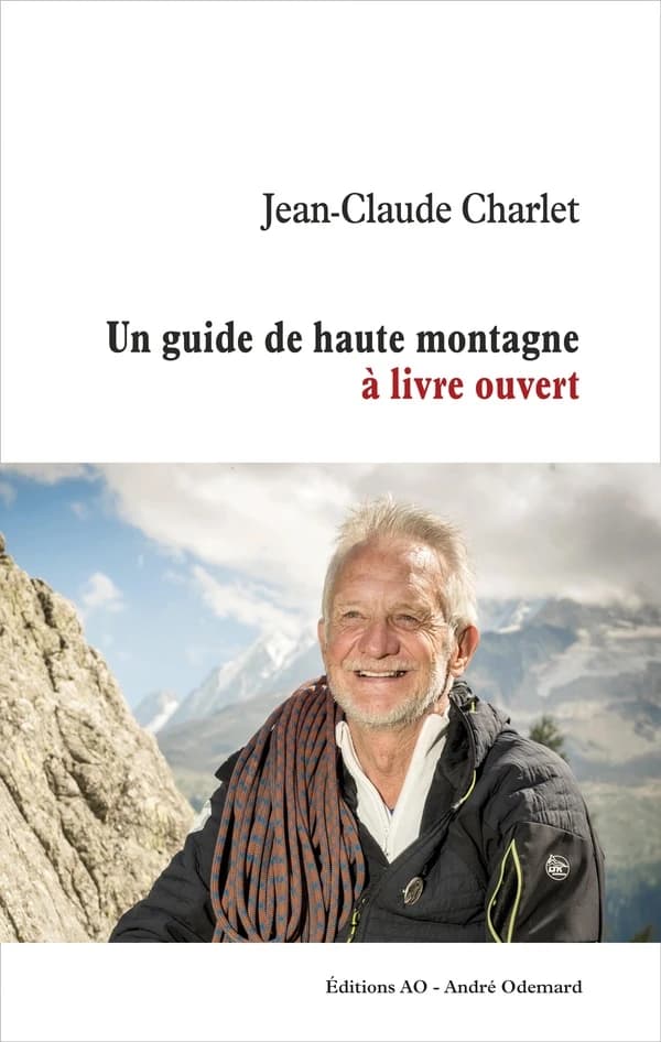 Un guide de montagne à livre ouvert
