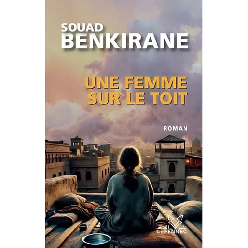Une femme sur le toit