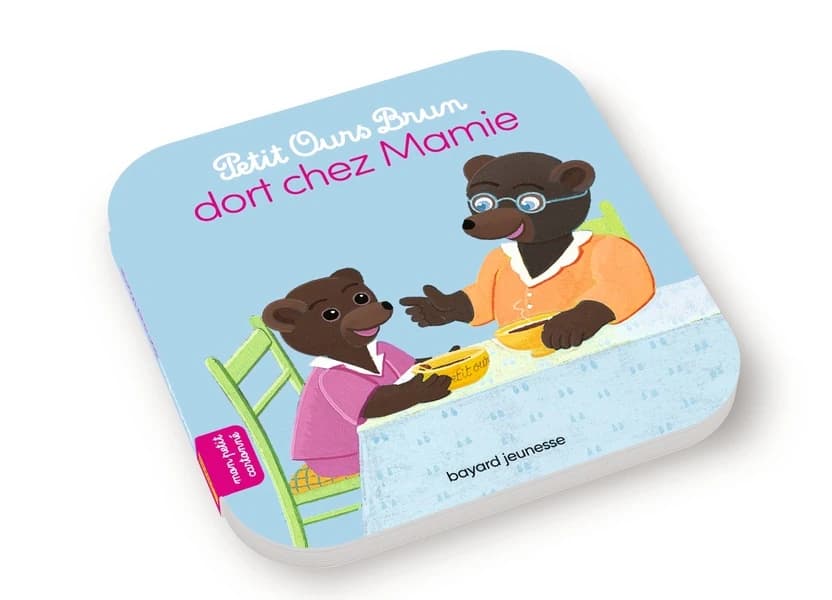Petit Ours brun dort chez Mamie