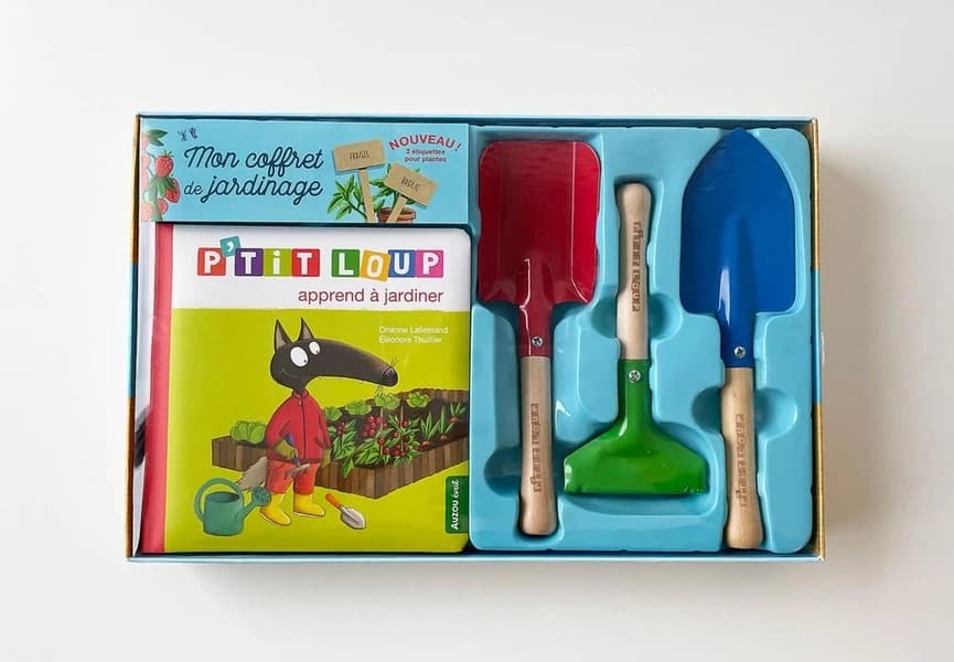 Mon coffret de jardinage P'tit loup : Le livre P'tit loup apprend à jardiner avec 1 pelle, 1 râteau, 1 bêche et 2 étiquettes en bois