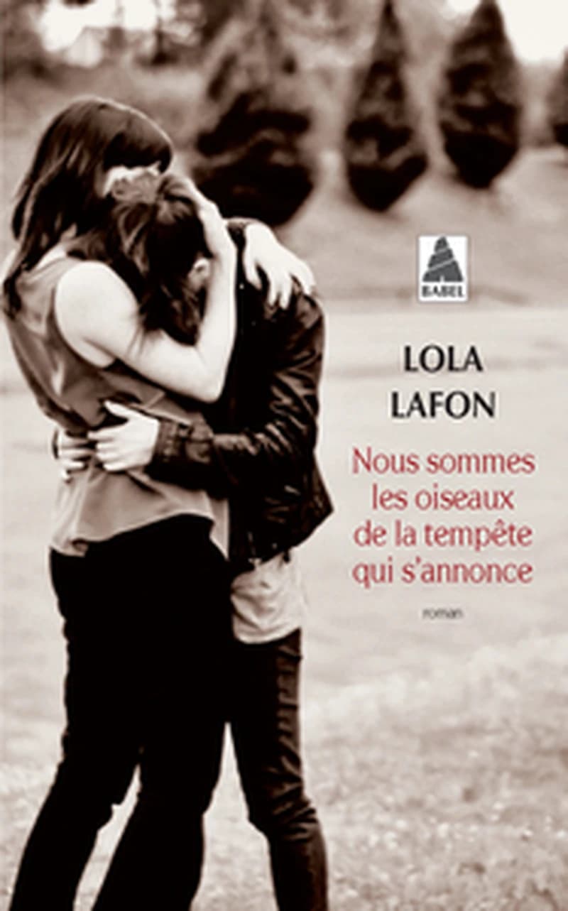 Nous sommes les oiseaux de la tempête qui s'annonce : roman