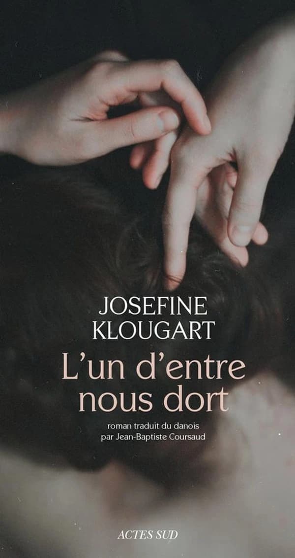 L'un d'entre nous dort : roman