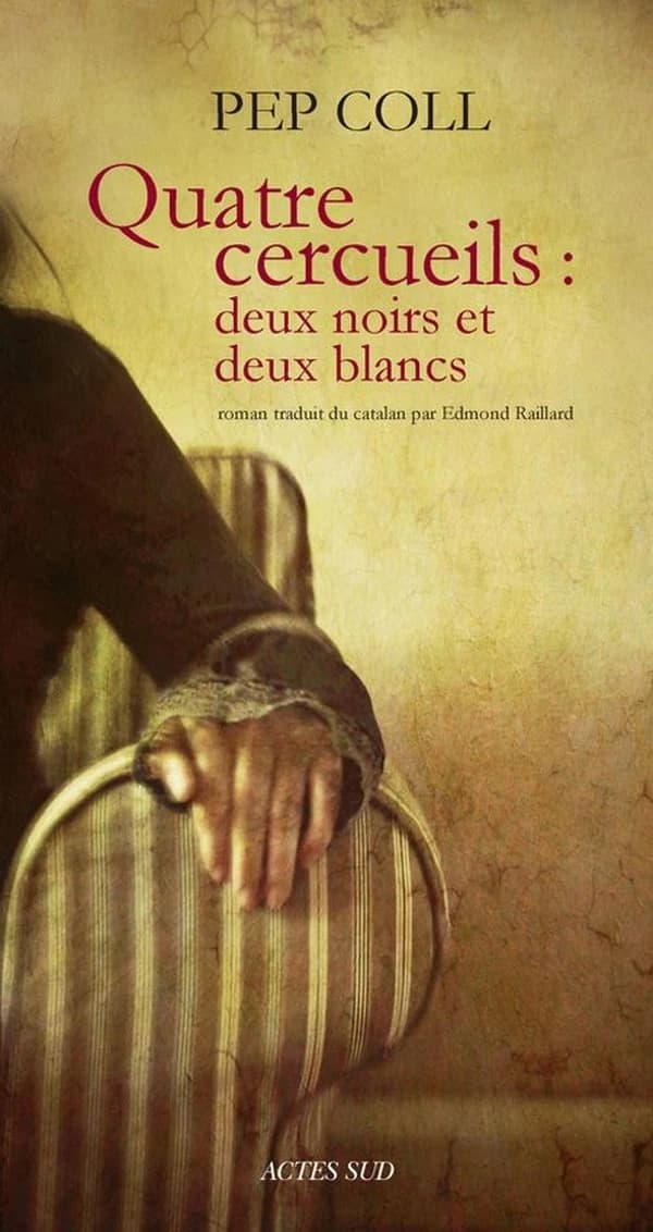 Quatre cercueils : deux noirs et blancs : roman
