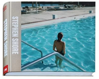 Stephen Shore : [exposition, Madrid, Fundación Mapfre, septembre-novembre 2014, Arles, les Rencontres d'Arles, juillet-septembre 2015, Turin, CAMERA, Centro italiano per la fotografia, Berlin, C-O Berlin, janvier-avril 2016, Amsterdam, Huis Marseille, jui