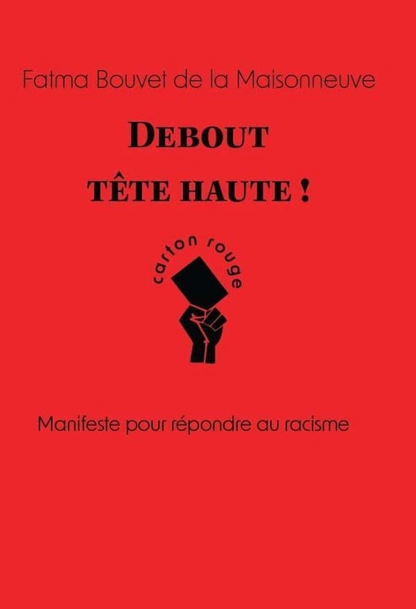 Debout, tête haute