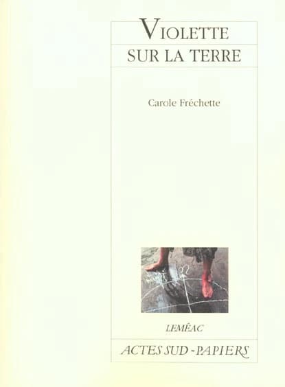 Violette sur la terre