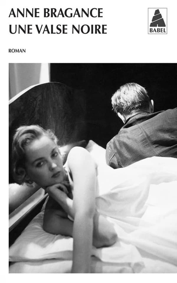 Une valse noire : roman