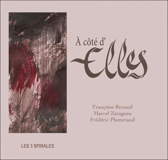 À côté d'elles