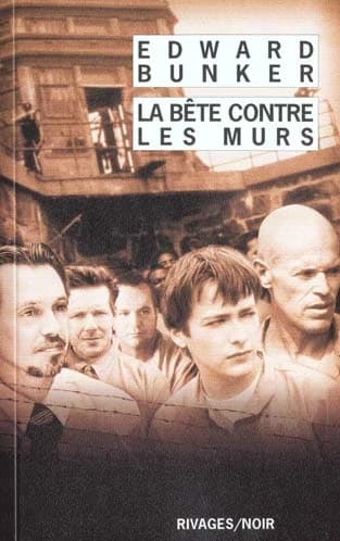 La bête contre les murs