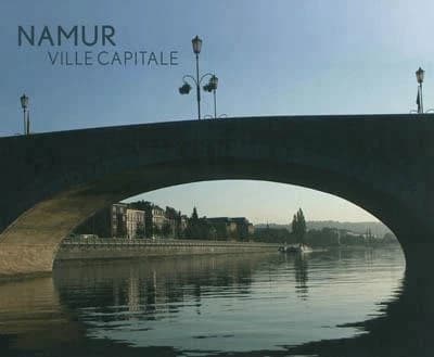 Namur : ville capitale (2e édition) réalisation : René Robaye ; photographies : Serge Charlier ; texte : Christian Jacques, Marc-Albert Moriamé et René Robaye
