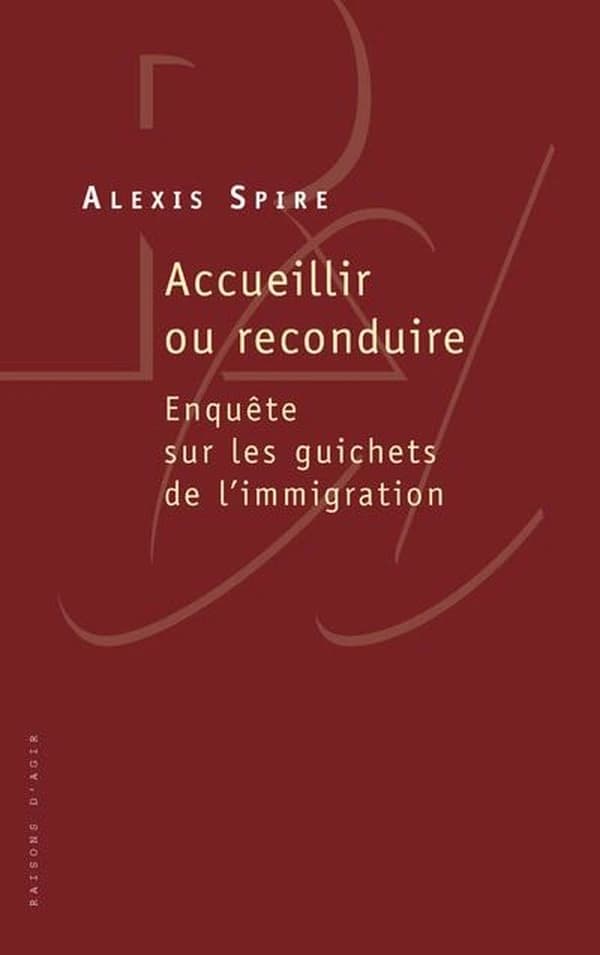 Accueillir ou reconduire : enquête sur les guichets de l'immigration
