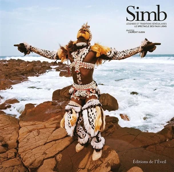 Simb : légendes et traditions sénégalaises : le spectacle des faux lions