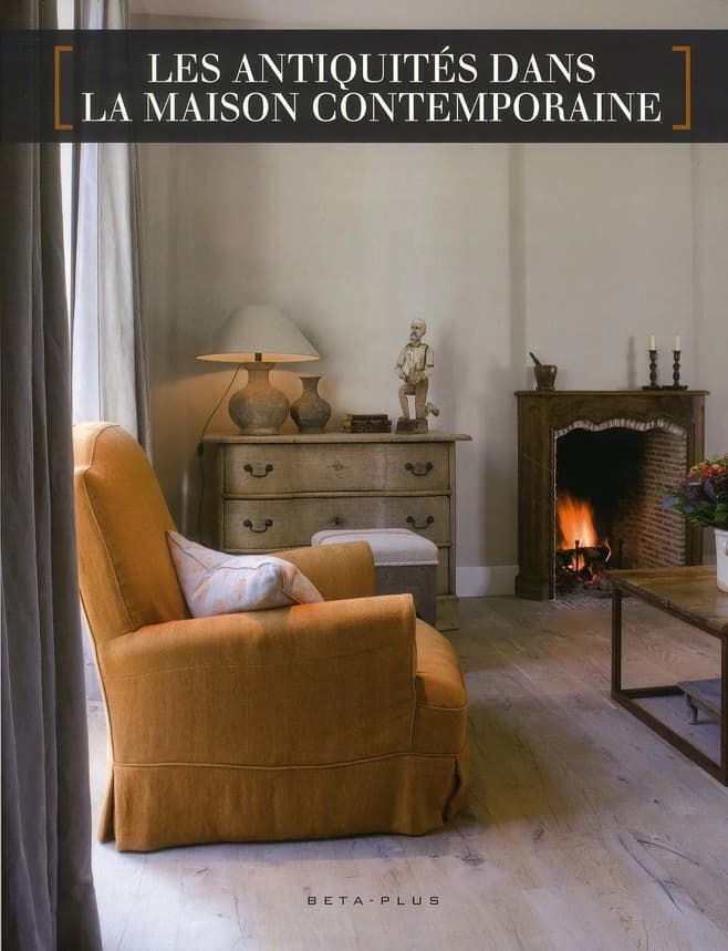 Les antiquités dans la maison contemporaine