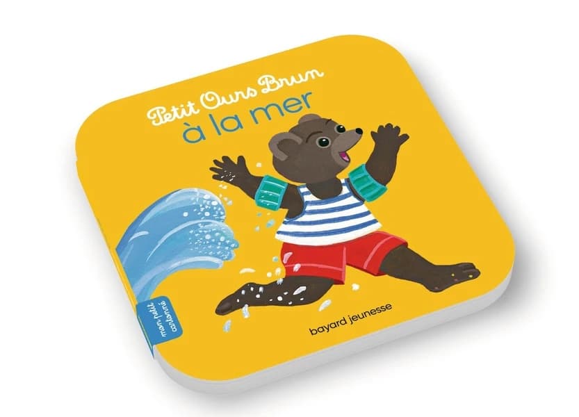 Petit Ours brun à la mer
