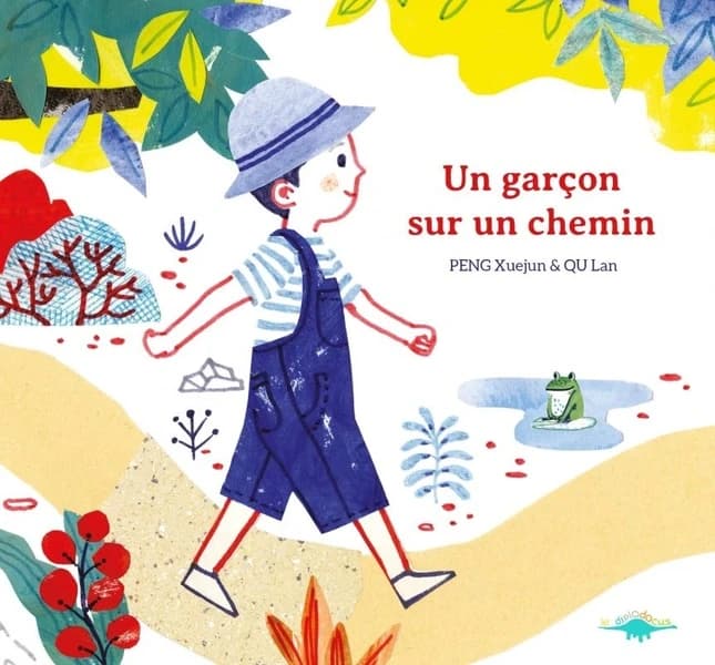 Un garçon sur un chemin