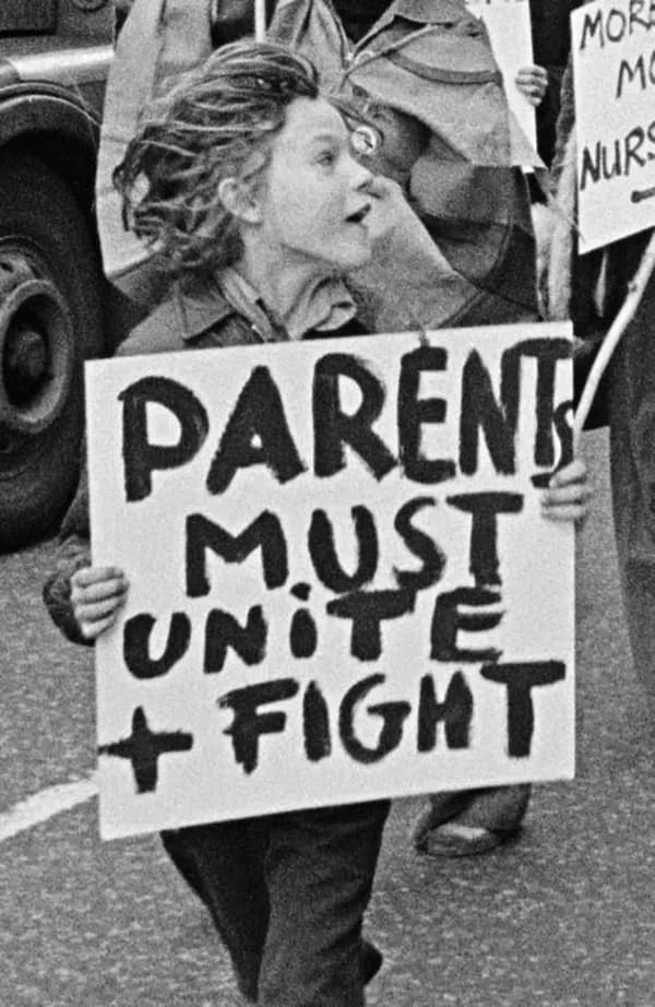 Parents must unite + fight : Hackney flashers : agitprop, work and socialist feminism in England