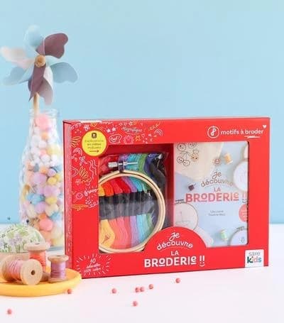 Je découvre la broderie : Coffret avec 1 livre, 10 échevettes, 1 tambour en bois, 1 aiguille